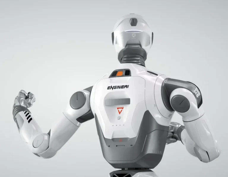 Гуманоид EngineAI T800 начинает массовые поставки с базы в Шэньчжэне